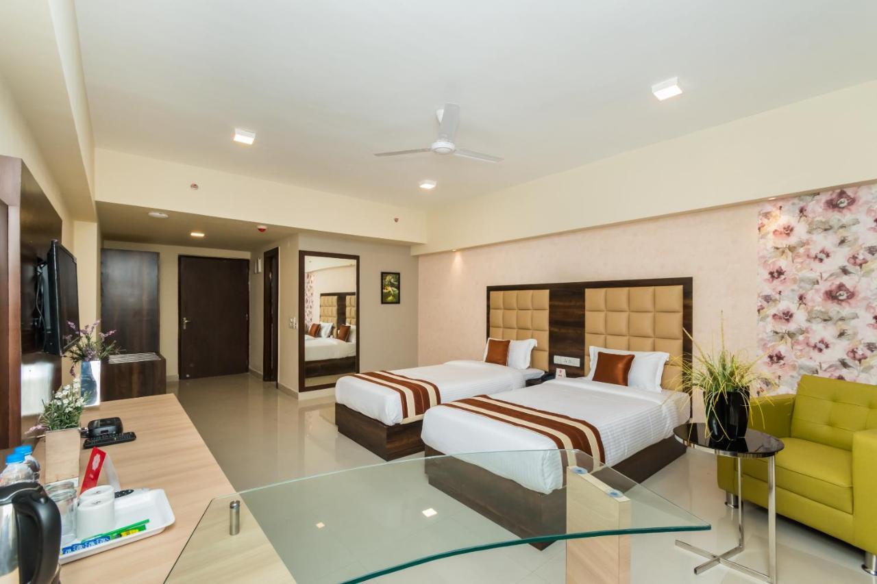 Capital O 10212 Hotel West Willows Xanadu Calcutta Eksteriør billede