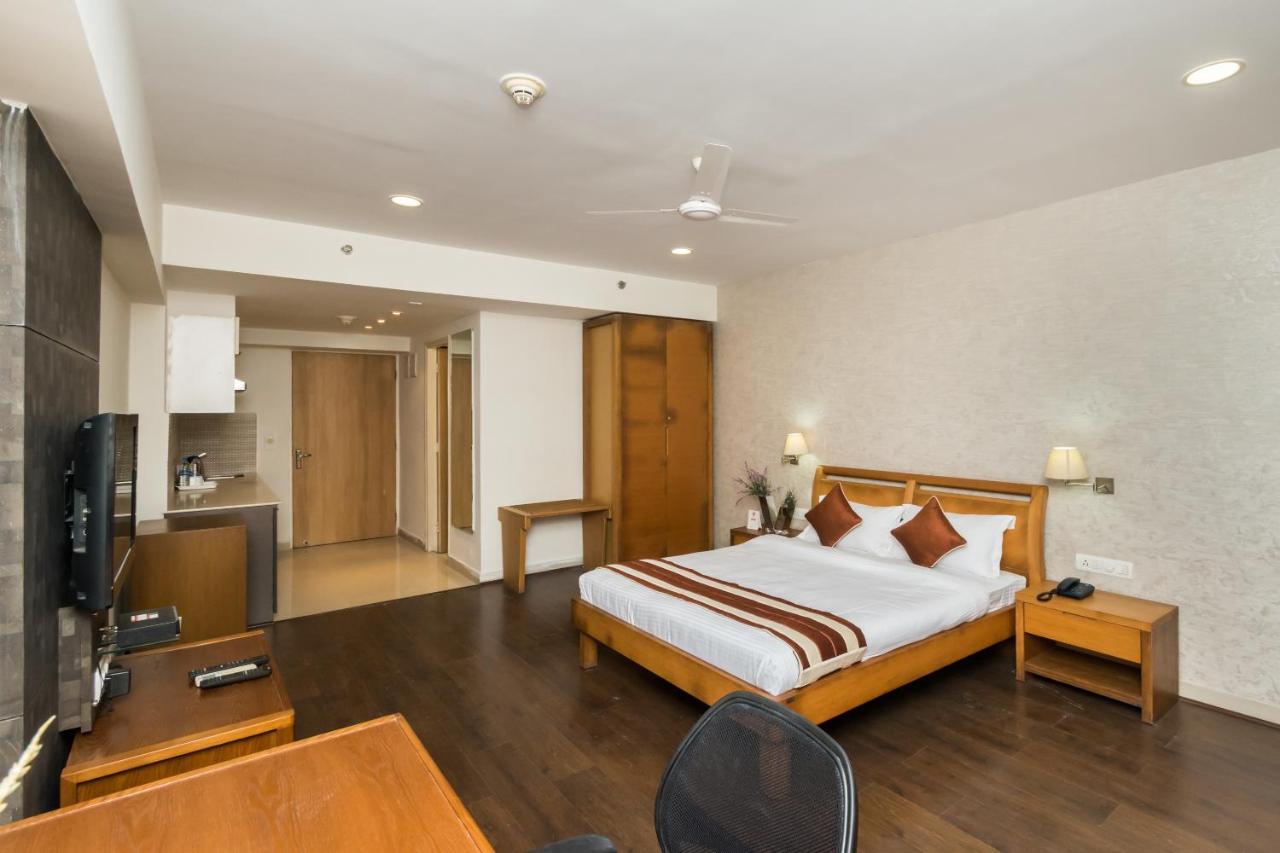 Capital O 10212 Hotel West Willows Xanadu Calcutta Eksteriør billede
