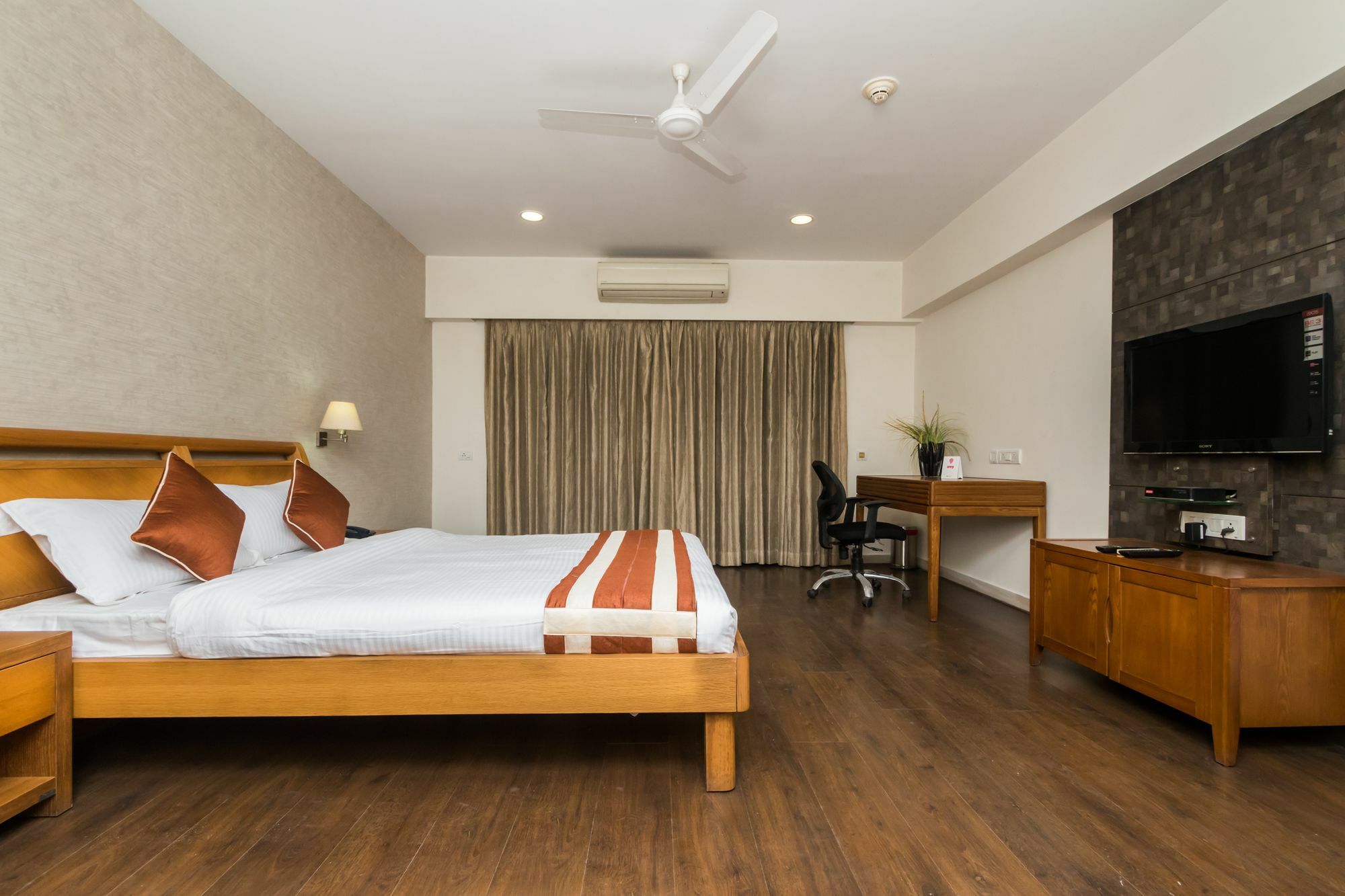 Capital O 10212 Hotel West Willows Xanadu Calcutta Eksteriør billede