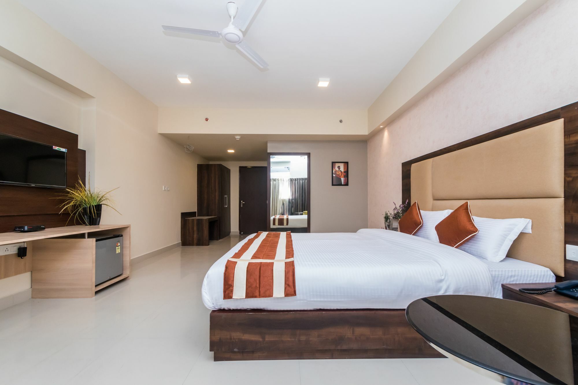 Capital O 10212 Hotel West Willows Xanadu Calcutta Eksteriør billede