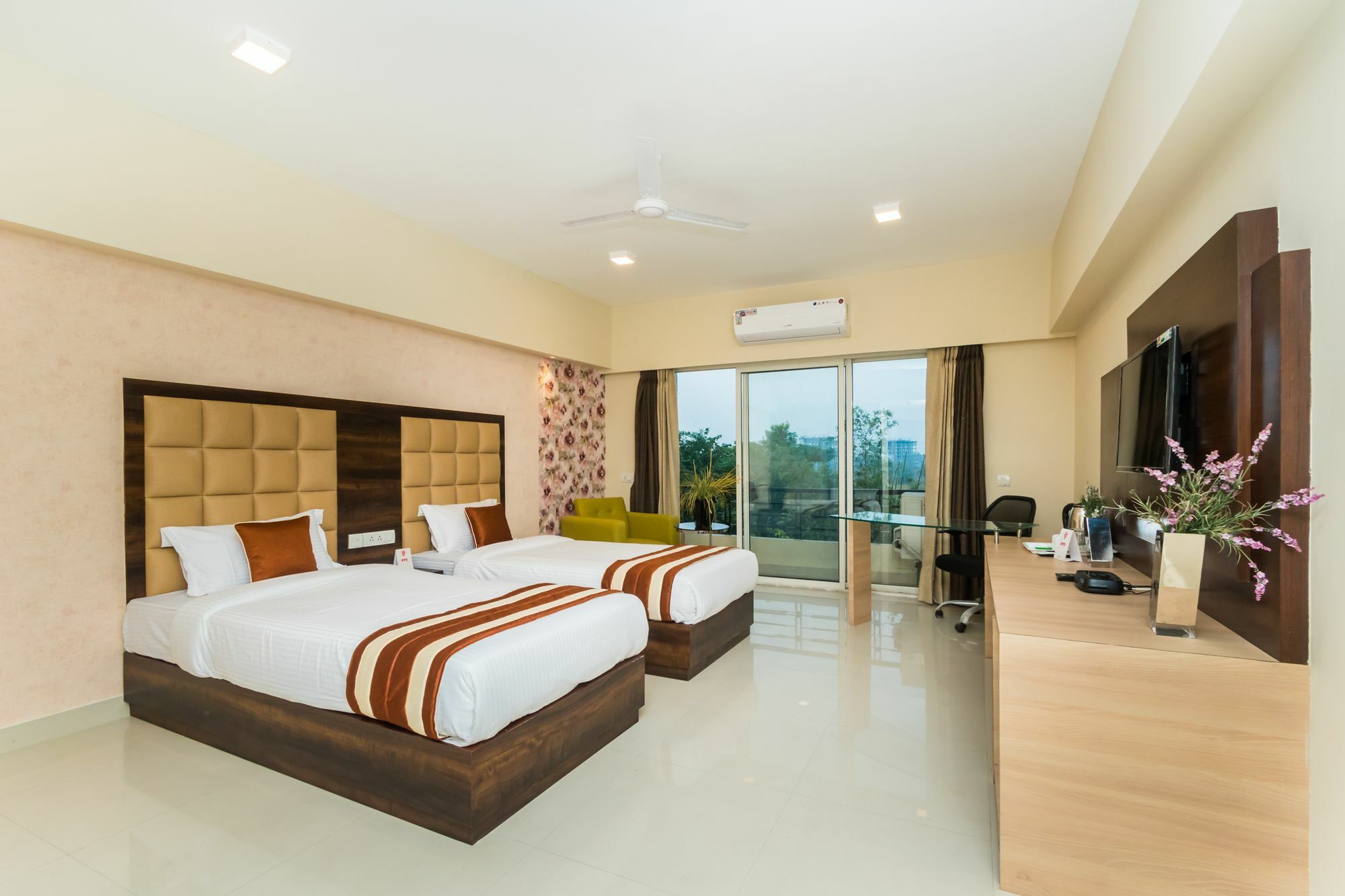 Capital O 10212 Hotel West Willows Xanadu Calcutta Eksteriør billede